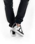 Rune White Black
