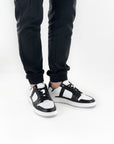 Rune White Black